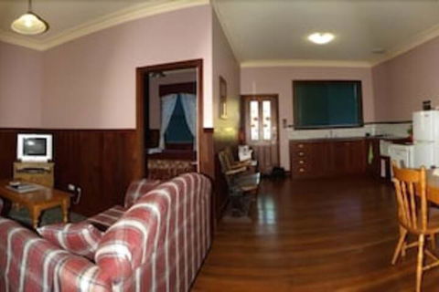 Pemberton Old Picture Theatre Holiday Apartments - Mackay Tourism 5