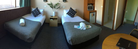 Nowra Motor Inn - Mackay Tourism 6