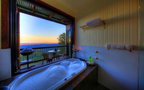 At Remingtons Private Cottages & Lodge - Mackay Tourism 5