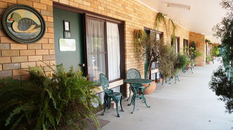 Ningana Motel - Mackay Tourism 1