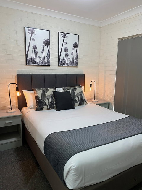 Beach Park Motel - Mackay Tourism 1