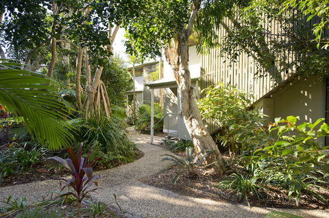The Retreat Beach Houses - Mackay Tourism 0