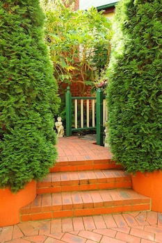 Mary Card's Coach House - Mackay Tourism 2