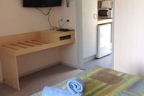 Farnboro Motel - Mackay Tourism 4