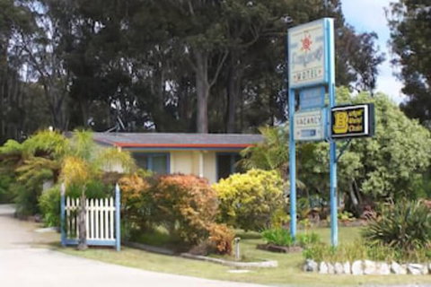 Farnboro Motel - Mackay Tourism 1