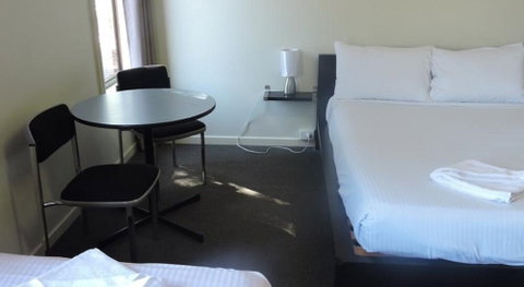 Town & Country Motel - Mackay Tourism 4