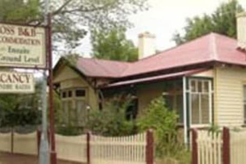 Ross B&B Accommodation - Mackay Tourism 4