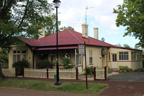 Ross B&B Accommodation - Mackay Tourism 6