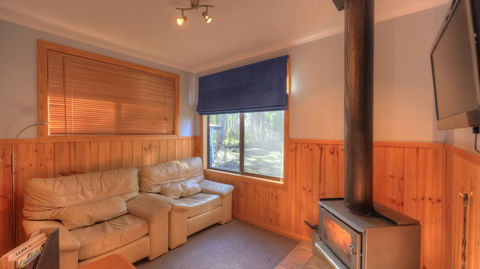 Derwent Bridge Chalets & Studios - Mackay Tourism 3