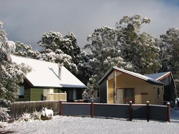 Derwent Bridge Chalets & Studios - Mackay Tourism 0