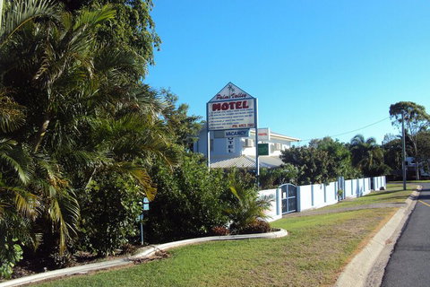 Palm Valley Motel And Self-contained Holiday Units - Mackay Tourism 2