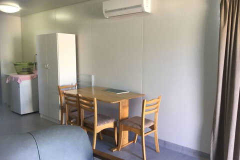 Palm Valley Motel And Self-contained Holiday Units - Mackay Tourism 5
