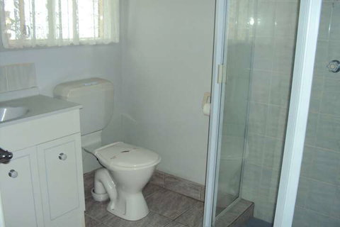 Palm Valley Motel And Self-contained Holiday Units - Mackay Tourism 3