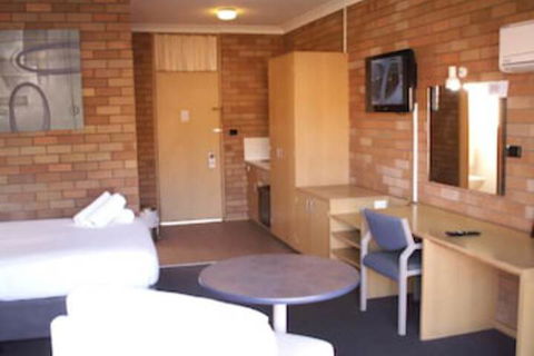 Court Street Motel - Mackay Tourism 4