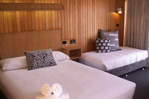 Court Street Motel - Mackay Tourism 0