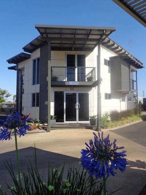 Smart Stayzzz Inns Clermont - Mackay Tourism 2