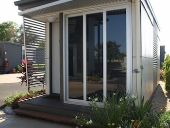 Smart Stayzzz Inns Clermont - Mackay Tourism 1