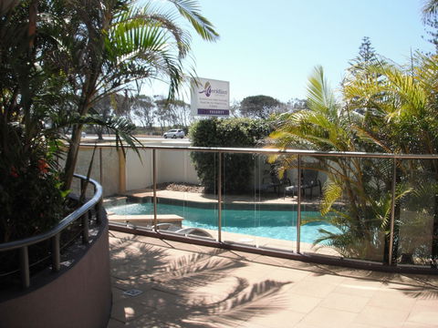 Meridian Alex Beach Apartments - Mackay Tourism 5