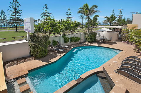 Meridian Alex Beach Apartments - Mackay Tourism 6