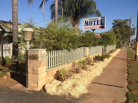 Oasis Motel Peak Hill - Mackay Tourism 4