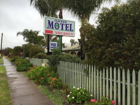 Oasis Motel Peak Hill - Mackay Tourism 6