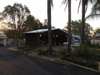 Oasis Motel Peak Hill - Mackay Tourism 3