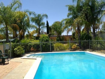 Renmark Motor Inn Motel - Mackay Tourism 5