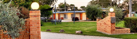Euroa Motor Inn - Mackay Tourism 0