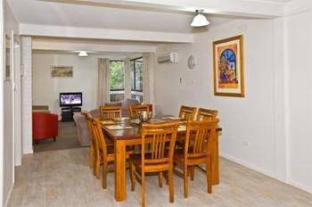 Kingsway Holiday Flats & Gariwerd House. - Mackay Tourism 4