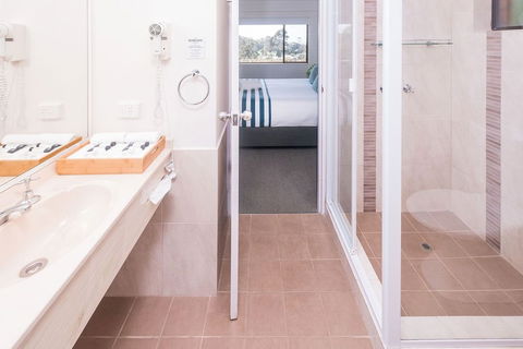 Mollymook Seascape Motel & Apartments - Mackay Tourism 2