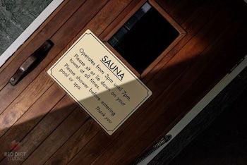 Attunga Alpine Lodge And Apartments - Mackay Tourism 4