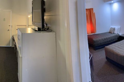 Orana Windmill Motel - Mackay Tourism 5