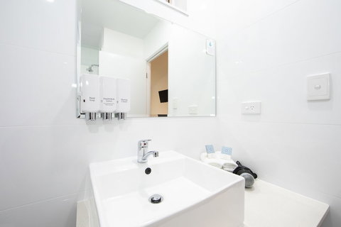 New England Motor Lodge - Mackay Tourism 6