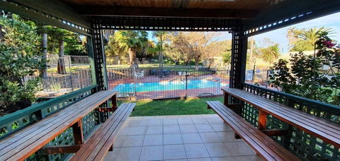 Acclaim Pine Grove Holiday Park - Mackay Tourism 3