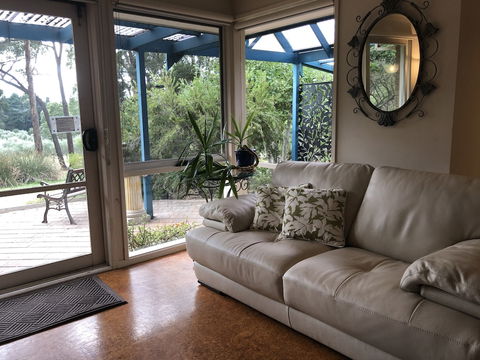 Countryside Connections Spa Cottage - Mackay Tourism 2