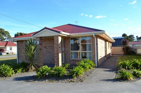 All Inn Strahan Holiday Units - Mackay Tourism 4