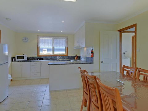 All Inn Strahan Holiday Units - Mackay Tourism 6