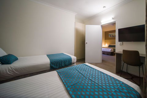 Hamiltonâ€™s Queanbeyan Motel - Mackay Tourism 5