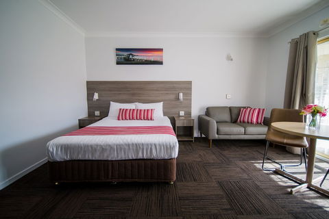 Hamiltonâ€™s Queanbeyan Motel - Mackay Tourism 4