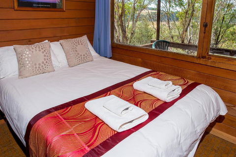 Snowy River Cabins - Mackay Tourism 7
