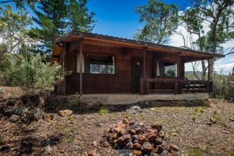 Snowy River Cabins - Mackay Tourism 0