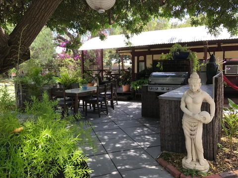 Dongara Breeze Inn - Mackay Tourism 1