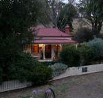 Sinnamons Cottage - Mackay Tourism