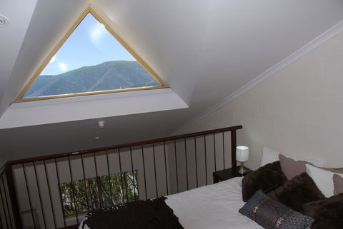 Summit Ridge Alpine Lodge - Mackay Tourism 4