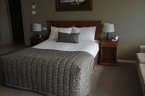 Saltbush Motor Inn - Mackay Tourism 6