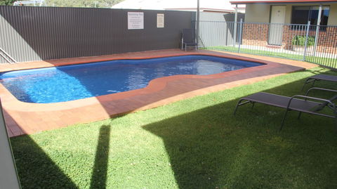 Saltbush Motor Inn - Mackay Tourism 1