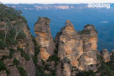3 Sisters Blue Mountains Cottage - Mackay Tourism 0