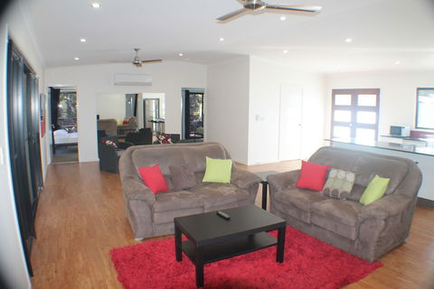 Whitsundays Rainforest Retreat - Mackay Tourism 2