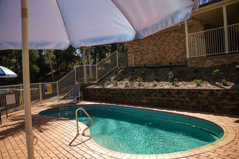 Golf Club Motor Inn Wingham - Mackay Tourism 1
