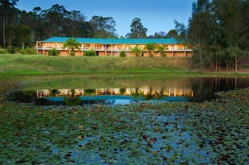 Golf Club Motor Inn Wingham - Mackay Tourism 0